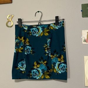 Betsey Johnson body con floral rose printed mini skirt
